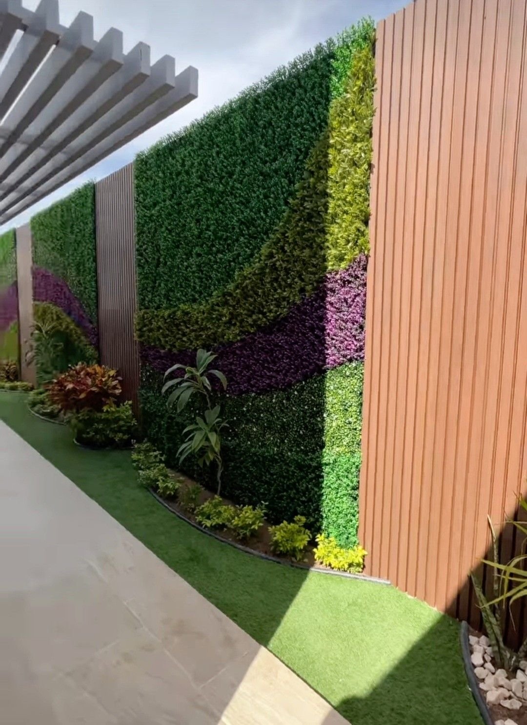 زرع صناعي جداري بجدة3