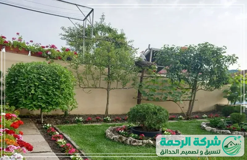 تصميم حدائق ونخيل بجدة 0559460943 الرحمة حديقة منزل حنينة مليئة بالأشجار الديكورية، تصميم متقن من شركة الرحمة بأفضل جودة.