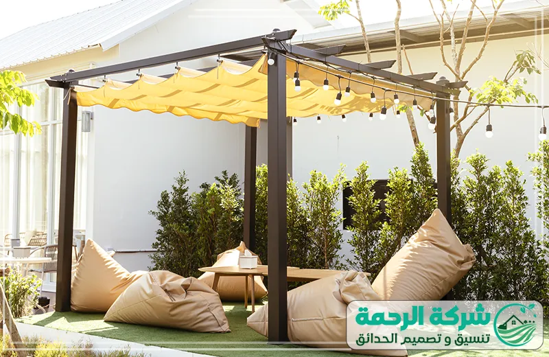 تصميم حدائق بمساحات صغيرة في مكة 0559460943 الرحمة يقوم الفني بتنفيذ تصميمات الجلسات الخارجية بشكل متقن يضيف لمسة فنية فريدة لكل حديقة.