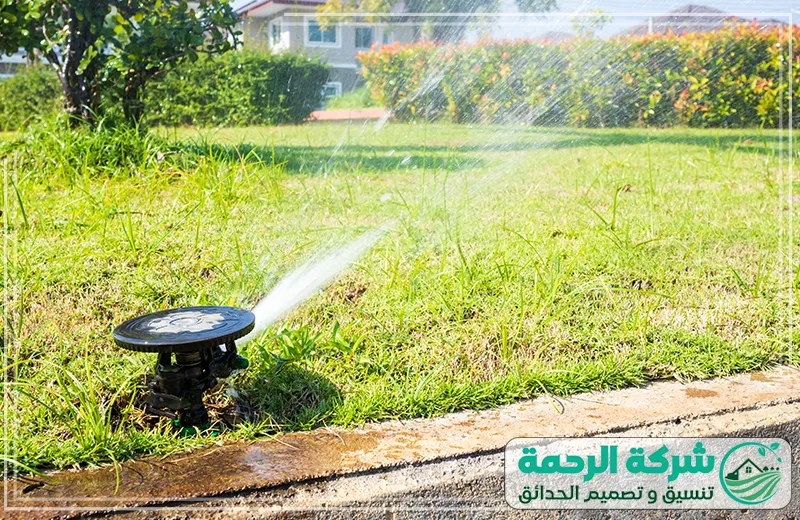 تركيب شبكة ري اتوماتيك بمكة 0559460943 الرحمة يقوم الفني بتركيب شبكات الري بدقة عالية لضمان توزيع الماء بشكل متوازن على جميع النباتات.